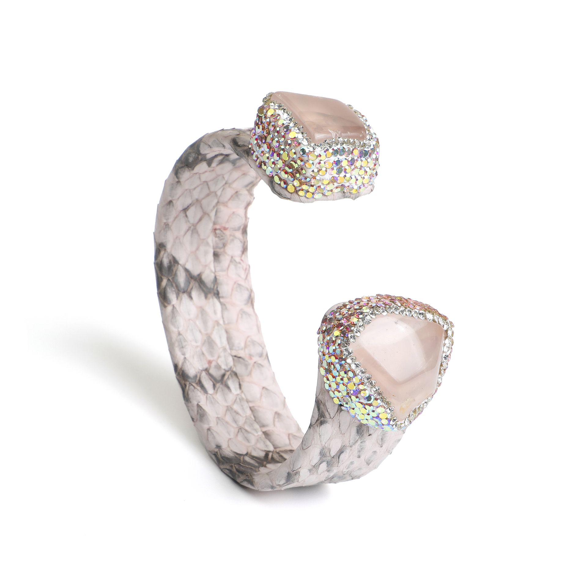ARTLUMINNA Masterpiece Collection 
Aura of Serenity Cuff 
AL-BG-002